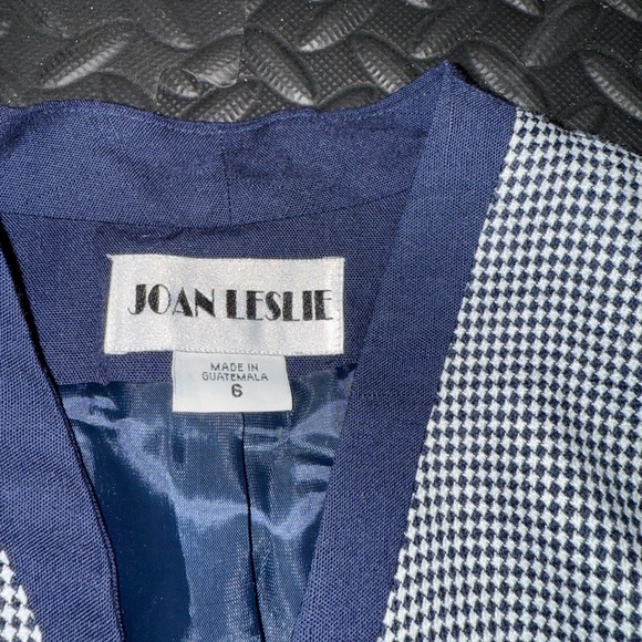 Vintage Women's Navy and White Blazer - Picture 4 of 6